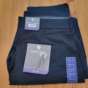 Denali Straight Fit Pants in Black